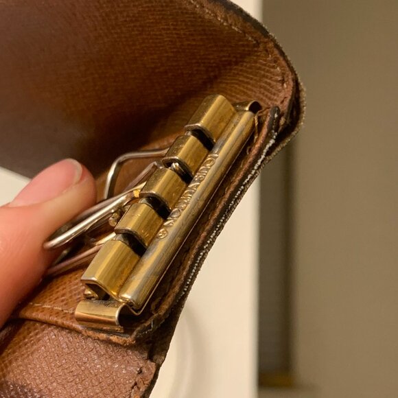 Louis Vuitton Monogram 4 key Multicles Holder Case - Picture 9 of 12